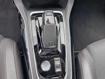 Photo 21 Peugeot 308  PureTech 130ch S&S EAT8