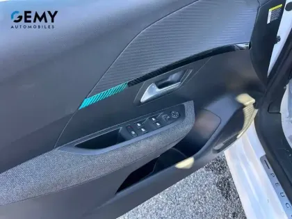 Photo 13 Peugeot 208  Electrique 50 kWh 136ch