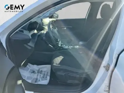 Photo 8 Peugeot 208  Electrique 50 kWh 136ch