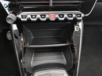 Photo 16 Peugeot 208  BlueHDi 100 S&S BVM6