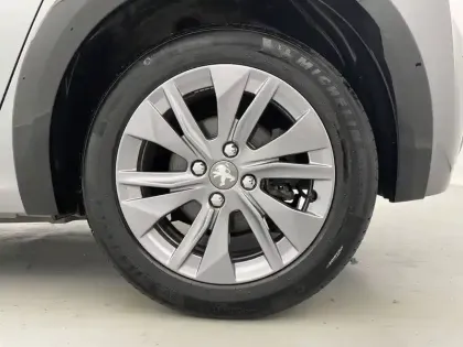 Photo 15 Peugeot 208  Electrique 50 kWh 136ch