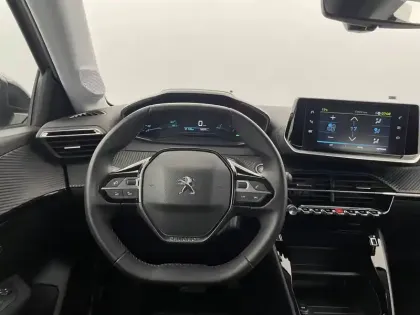 Photo 21 Peugeot 208  Electrique 50 kWh 136ch