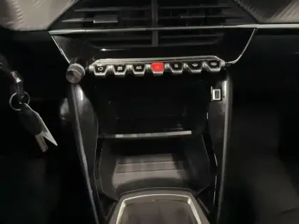 Photo 27 Peugeot 208  PURETECH 75 S&S BVM5