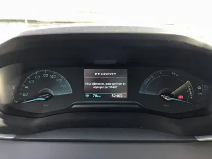 Photo 9 Peugeot 208  Electrique 50 kWh 136ch