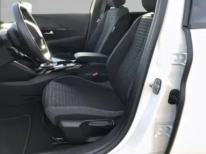 Photo 10 Peugeot 208  Electrique 50 kWh 136ch