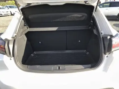 Photo 5 Peugeot 208  Electrique 50 kWh 136ch