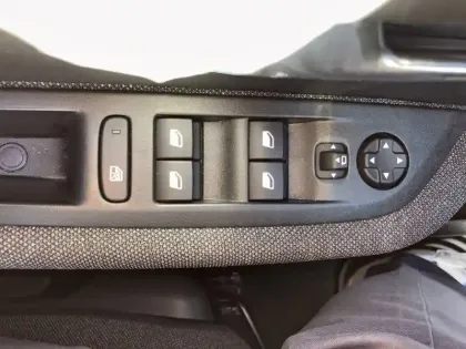 Photo 14 Peugeot 208  Electrique 50 kWh 136ch