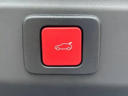 Photo 17 Peugeot 3008  Hybrid 145 e-DCS6