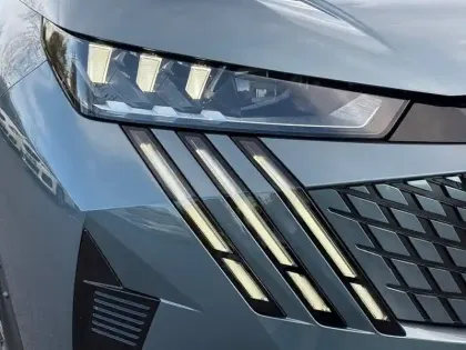 Photo 15 Peugeot 3008  Hybrid 145 e-DCS6