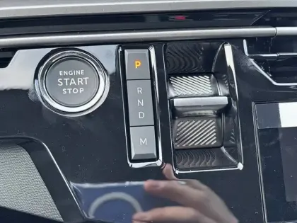 Photo 13 Peugeot 3008  Hybrid 145 e-DCS6