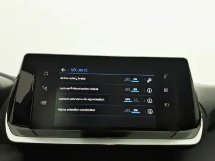 Photo 26 Peugeot 208  PureTech 75 S&S BVM5