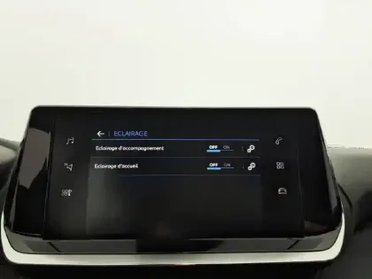 Photo 24 Peugeot 208  PureTech 75 S&S BVM5