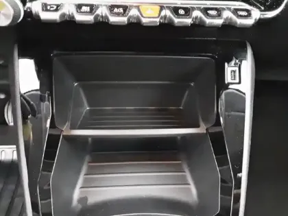 Photo 18 Peugeot 208  PureTech 75 S&S BVM5