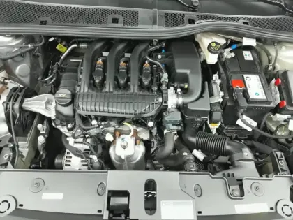 Photo 14 Peugeot 208  PureTech 75 S&S BVM5