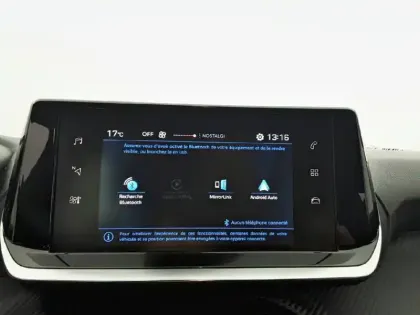 Photo 20 Peugeot 208  PureTech 75 S&S BVM5