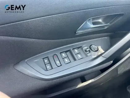 Photo 13 Peugeot 308  BlueHDi 130ch S&S EAT8