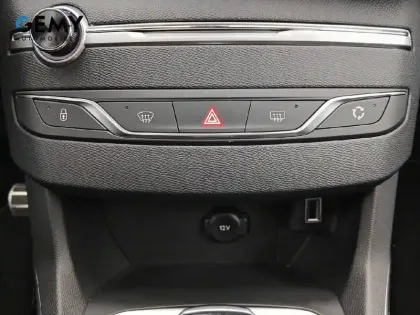 Photo 19 Peugeot 308  PureTech 130ch S&S EAT8