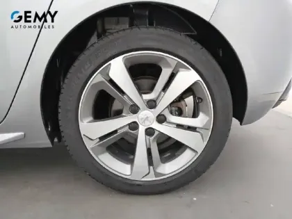 Photo 10 Peugeot 308  PureTech 130ch S&S EAT8