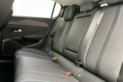 Photo 33 Peugeot 308  BlueHDi 130ch S&S EAT8