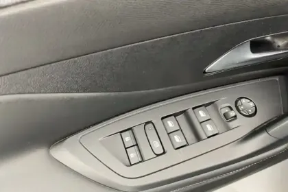 Photo 38 Peugeot 308  BlueHDi 130ch S&S EAT8