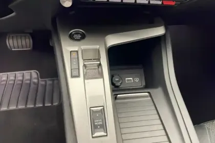 Photo 55 Peugeot 308  BlueHDi 130ch S&S EAT8