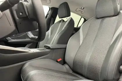 Photo 32 Peugeot 308  BlueHDi 130ch S&S EAT8