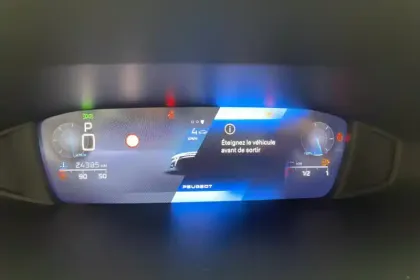 Photo 16 Peugeot 308  BlueHDi 130ch S&S EAT8