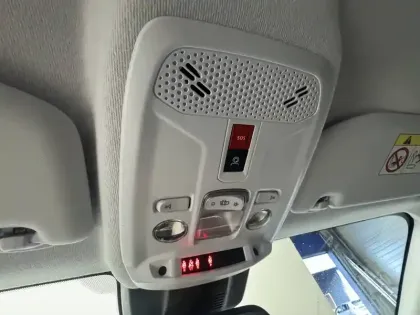 Photo 24 Peugeot 208  100 S&S BVM6