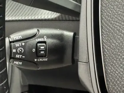 Photo 27 Peugeot 208  100 S&S BVM6