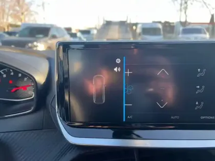 Photo 14 Peugeot 2008  PureTech 100 S&S BVM6