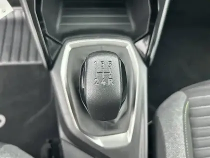 Photo 33 Peugeot 208  PureTech 75 S&S BVM5