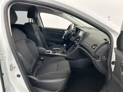 Photo 11 Renault Megane Mégane IV Berline Blue dCi 115