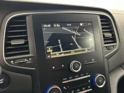 Photo 14 Renault Megane Mégane IV Berline Blue dCi 115