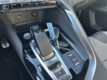 Photo 17 Peugeot 3008  Hybrid 225 e-EAT8