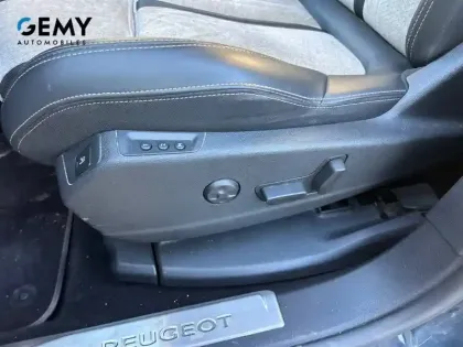 Photo 11 Peugeot 3008  Hybrid 225 e-EAT8