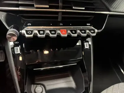 Photo 69 Peugeot 208  100 S&S BVM6