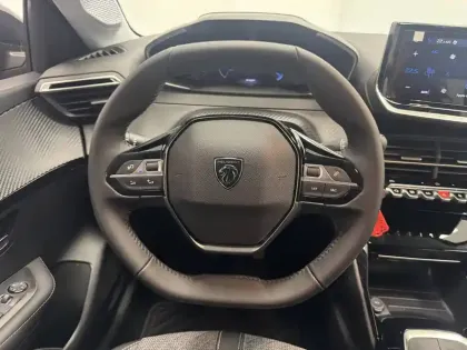 Photo 18 Peugeot 208  100 S&S BVM6