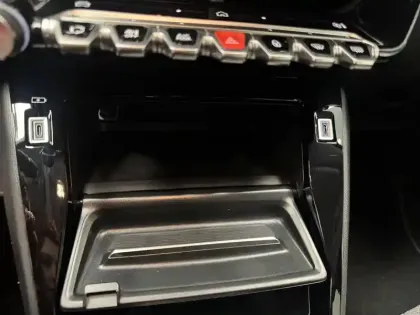 Photo 70 Peugeot 208  100 S&S BVM6