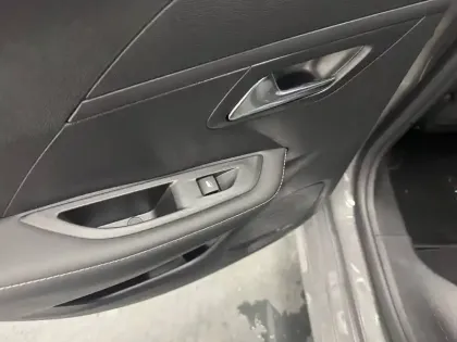 Photo 33 Peugeot 208  100 S&S BVM6