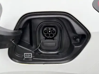 Photo 13 Opel Corsa  Electrique 156 ch Autonomie étendue & Batterie 51 kWh