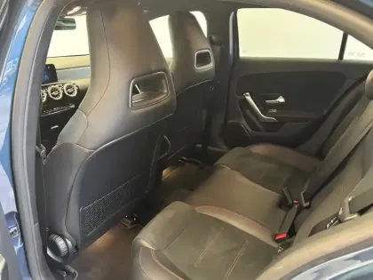 Photo 11 Mercedes Classe A  250 7G-DCT 4Matic