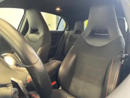 Photo 10 Mercedes Classe A  250 7G-DCT 4Matic