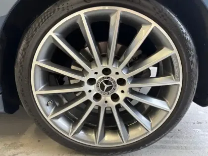 Photo 7 Mercedes Classe A  250 7G-DCT 4Matic