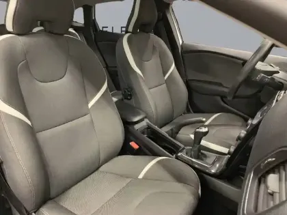 Photo 12 Volvo V40  T2 122 ch