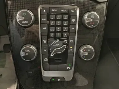 Photo 19 Volvo V40  T2 122 ch