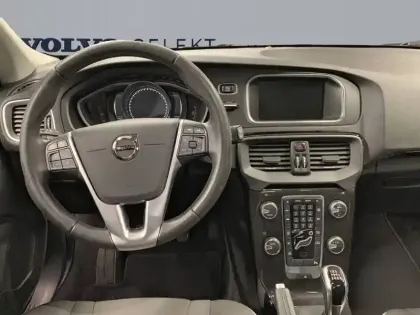 Photo 9 Volvo V40  T2 122 ch