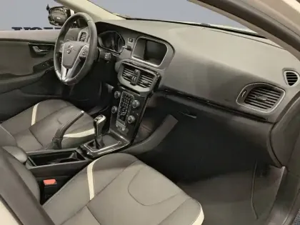 Photo 11 Volvo V40  T2 122 ch