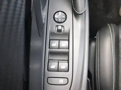 Photo 14 Peugeot 208  PureTech 100 S&S BVM6