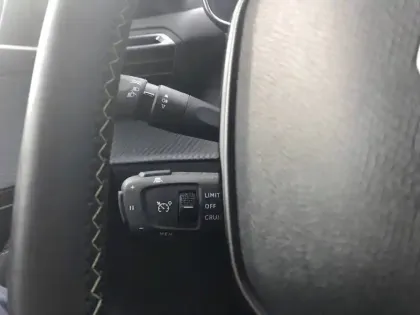 Photo 17 Peugeot 208  PureTech 100 S&S BVM6