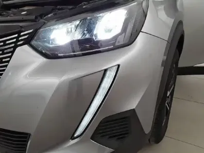 Photo 15 Peugeot 2008  BlueHDi 130 S&S EAT8